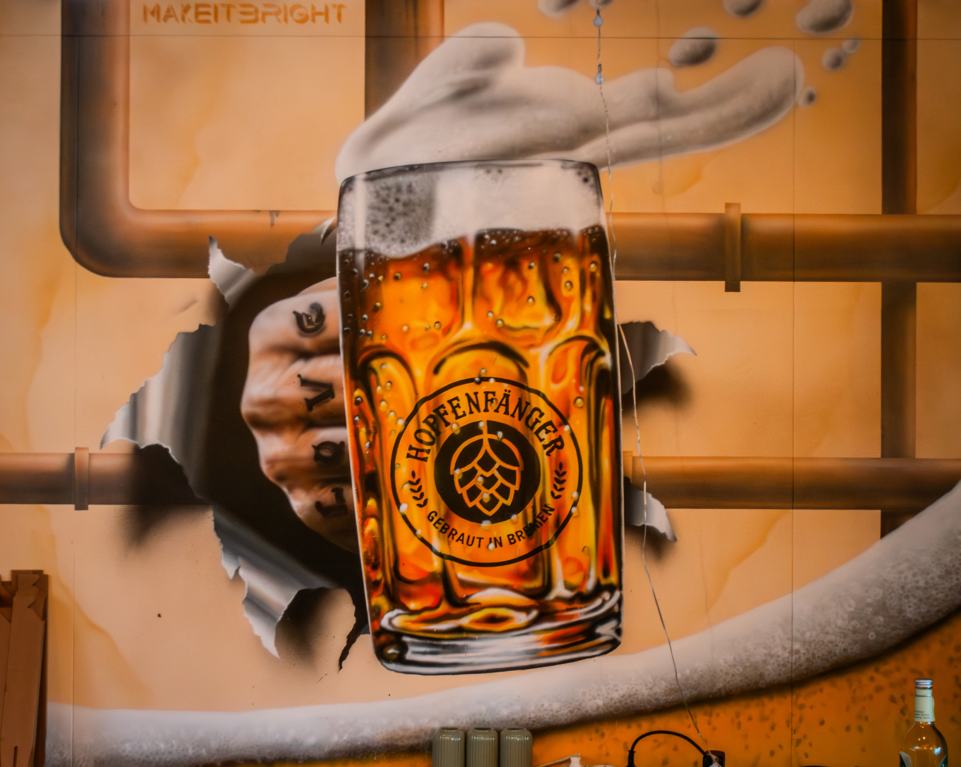 Wanddurchbruch Mural Hopfenfänger